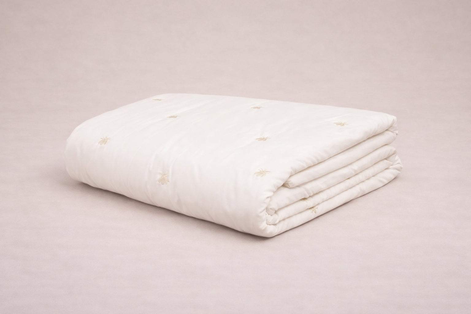 Quilt con ricamo Biancheria Api Satin Quilt Mastro Raphael