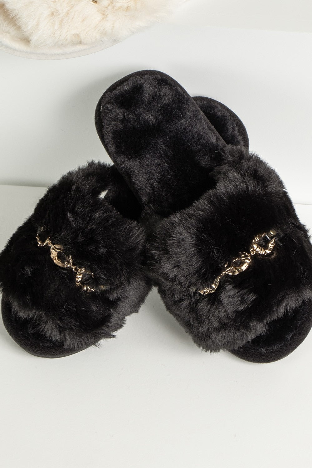 Women's Closed Slippers 69024 Admas