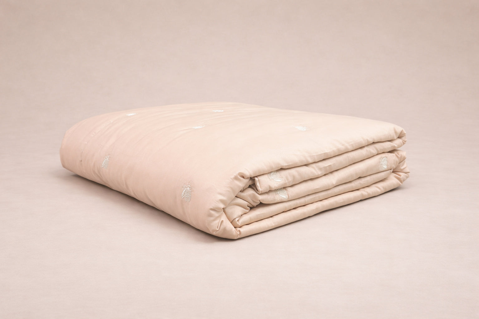 Quilt con ricamo Biancheria Api Satin Quilt Mastro Raphael